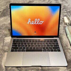 MacBook Pro 13” 2019 with Touchbar